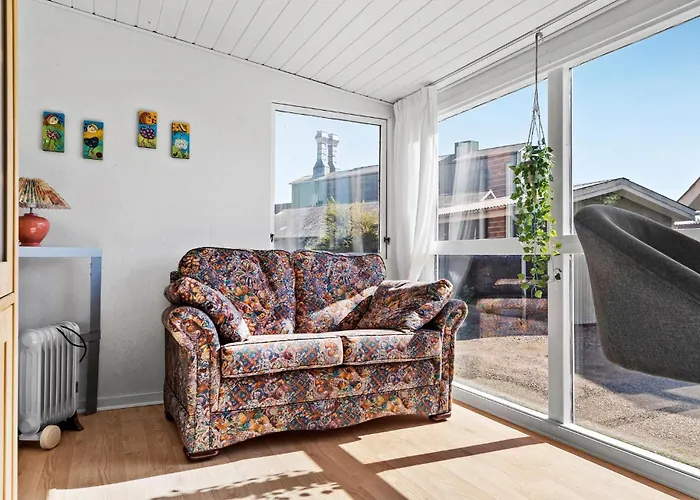 Lovely In With Wifi Holiday home *